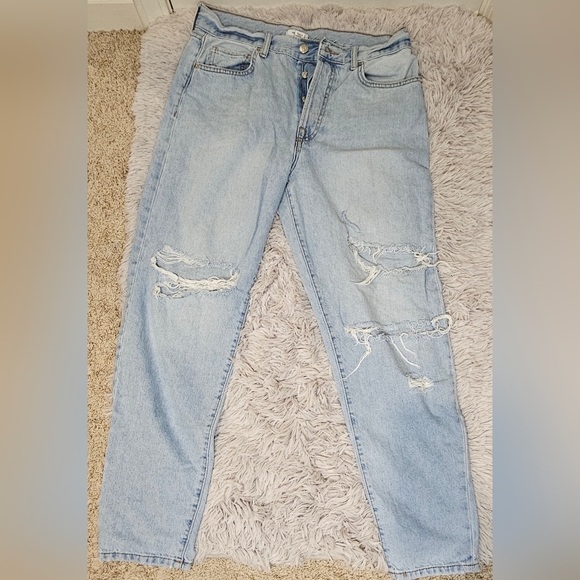 Distressed jeans - Picture 4 of 6